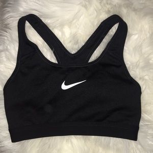 Black nike sports bra